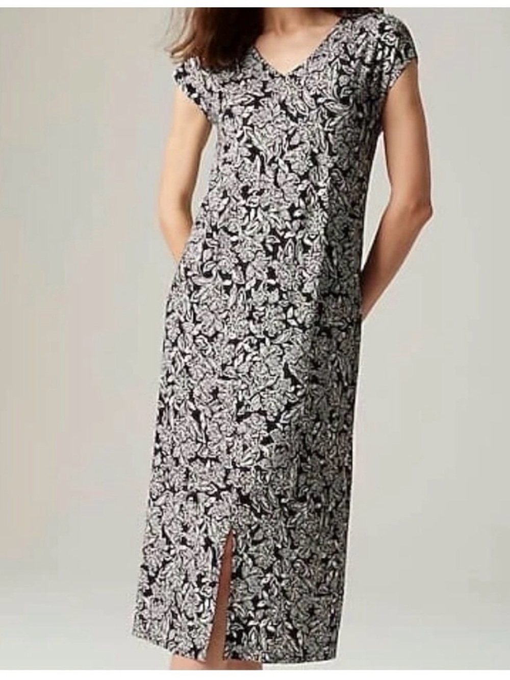 J. Jill V Neck T-shirt Black Bandana Floral Rayon Midi Dress